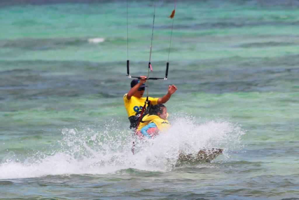 Boracay Water World Hotel Manoc-Manoc Экстерьер фото